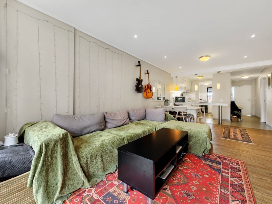2 Bedroom Property for Sale in Vredehoek Western Cape
